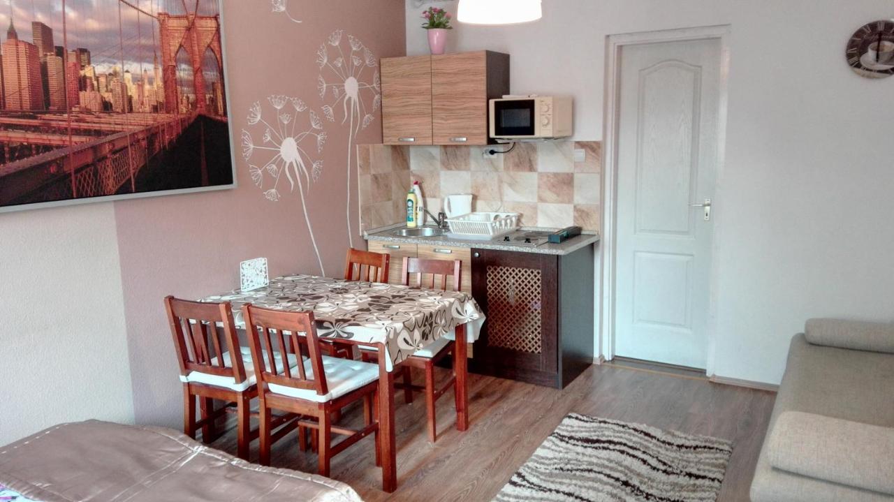 Sunshine Apartman Appartement Siófok Buitenkant foto