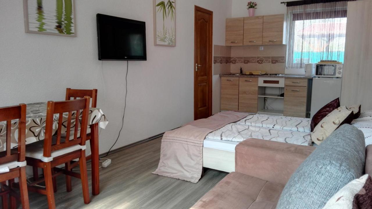 Sunshine Apartman Appartement Siófok Buitenkant foto